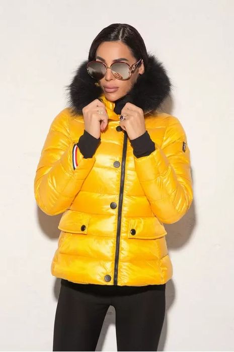 Зимно яке с естествен пух.