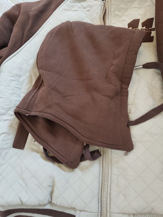 Продам куртку новую