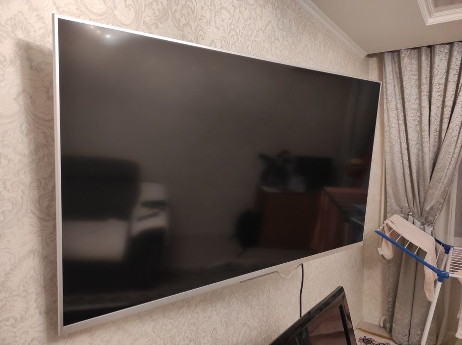 Телевизор Sony белый