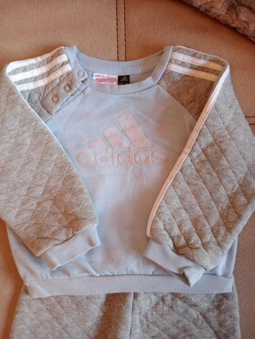 Trening Adidas copii, 6-12 luni, vătuit la interior, preț 70 lei