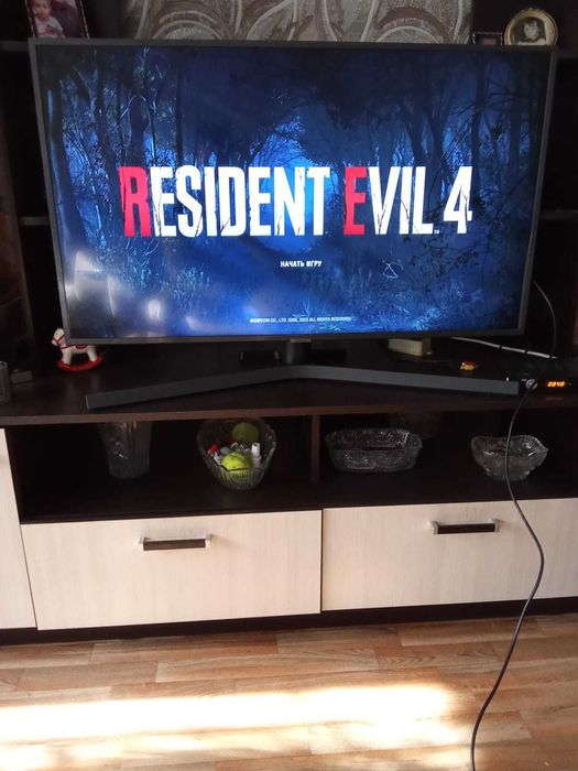 Продам PlayStation 4