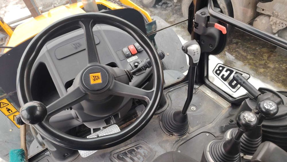 Buldoexcavator JCB 3CX