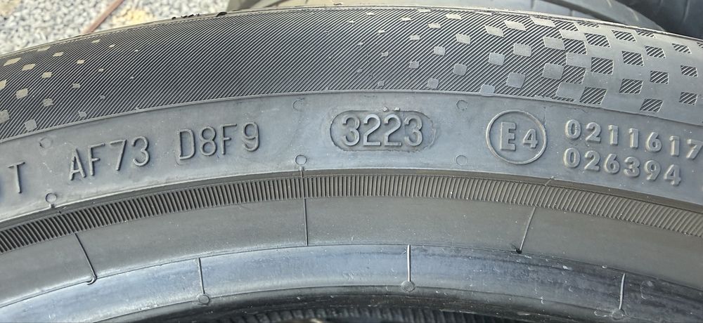 2бр 255/40/20 на 5,7мм с 23дот Континентал