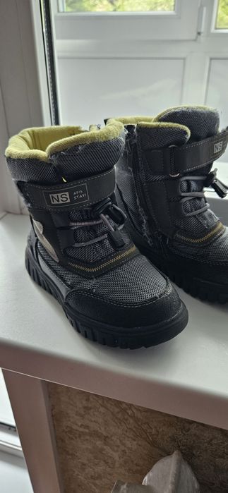 Продам ботинки зимние детские