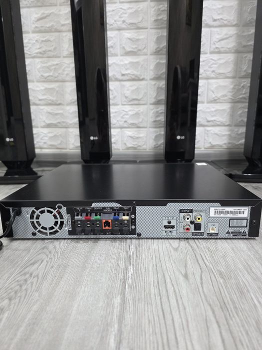 Продаётся домашний кинотеатр LG 1000W