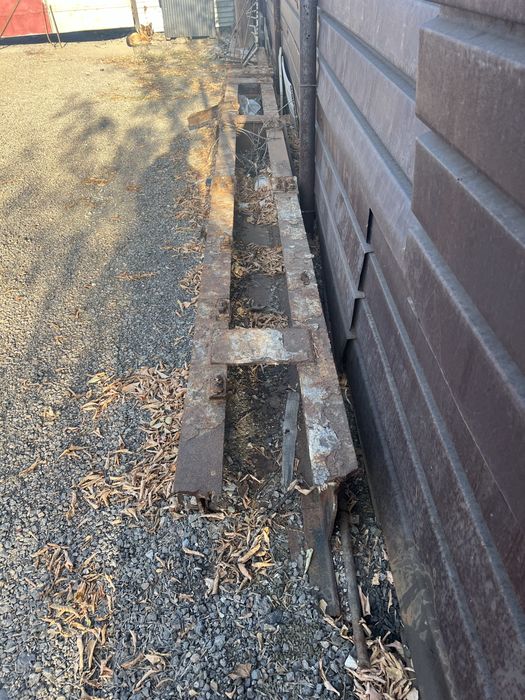 Швеллер продам срочно 8 метр