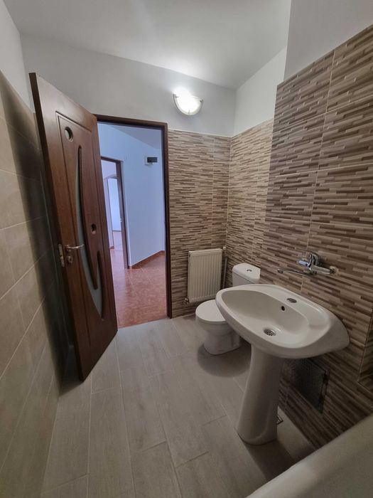 Ap. 3 camere, et. 2, 67 mp, Str. Drăgăneṣti, Bl. 12