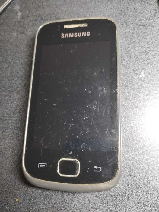 Samsung Galaxy Gio GT-S5660 pentru vorbit sau colectionari