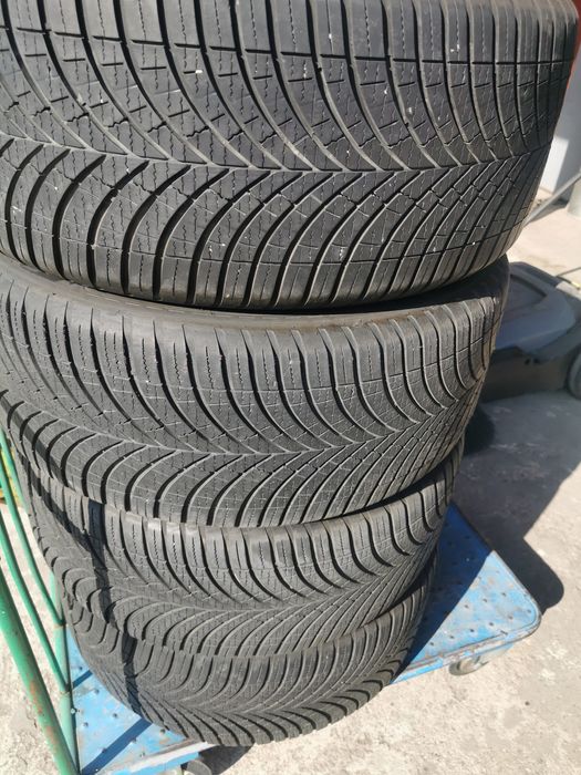 255 40 20 goodyear 4бр