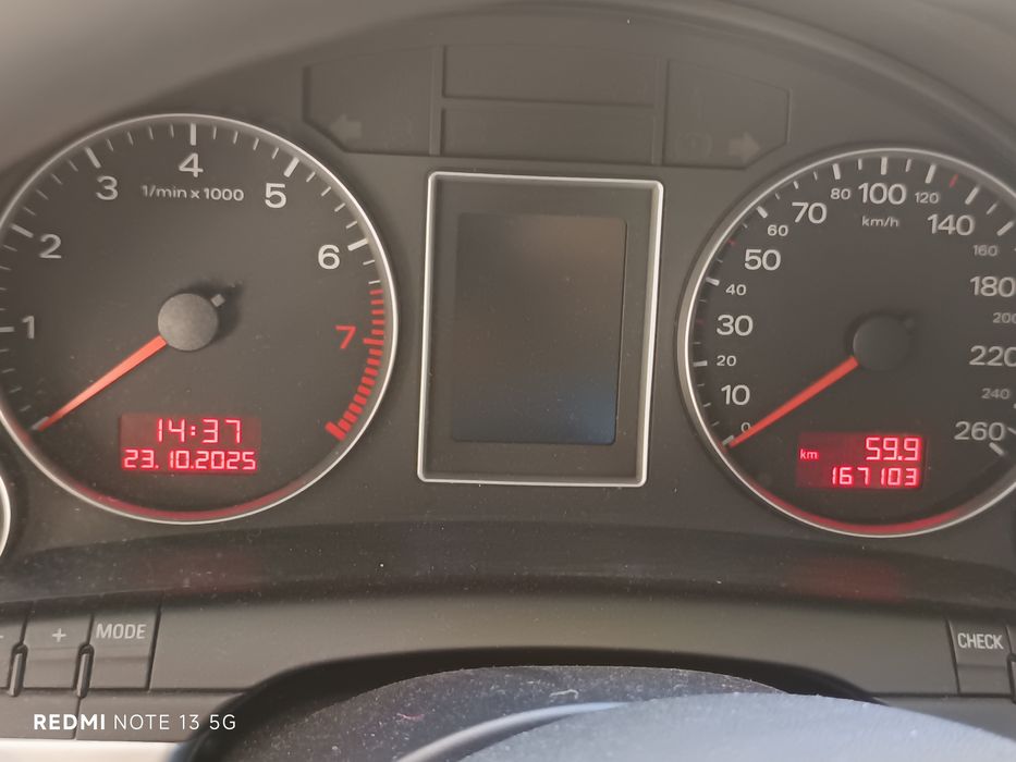 Ауди А4  1.6 бензин 102k