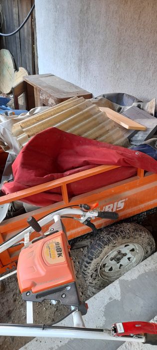 De vânzare motosapă Ruris 918K . Și remorcă Ruris