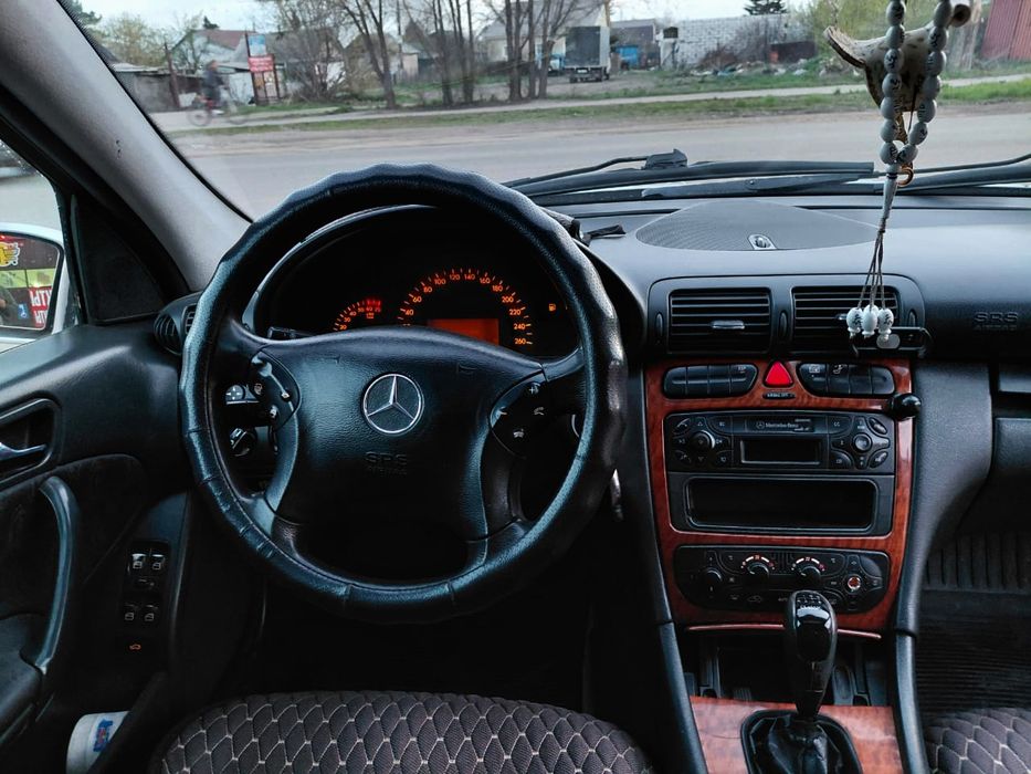Мерседесс  с 200