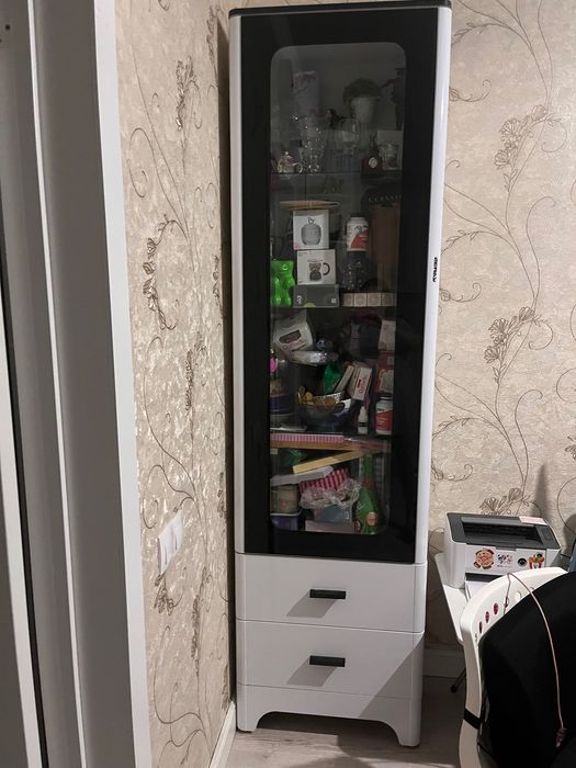 Продам витрина шкаф