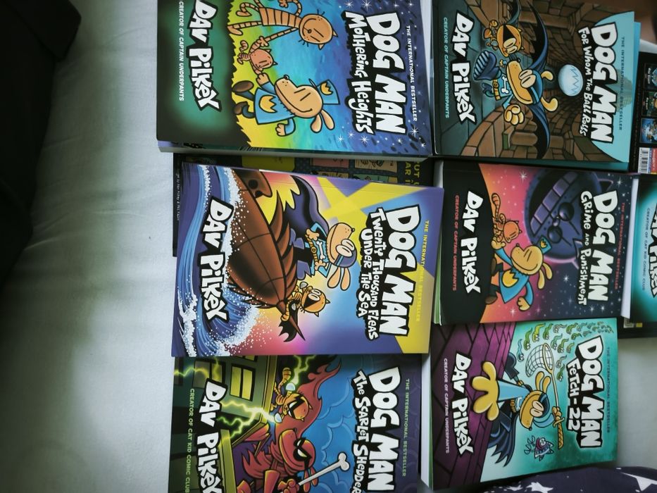 Colecția de cărți Dogman in limba engleză