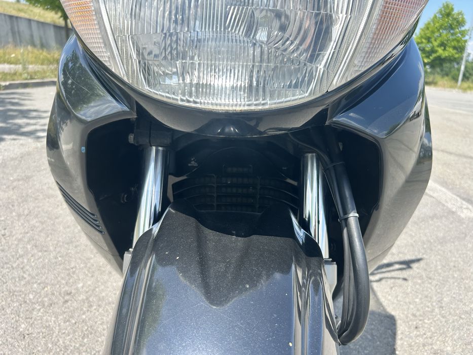Suzuki bourgman 400