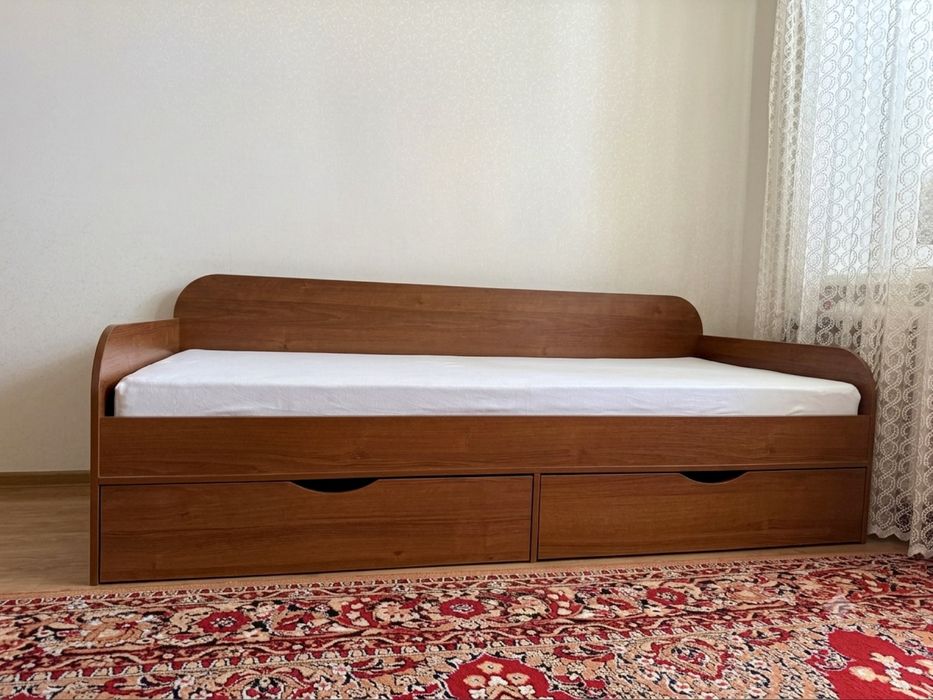 Продам односпальную кровать