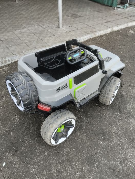 Детский электромобиль