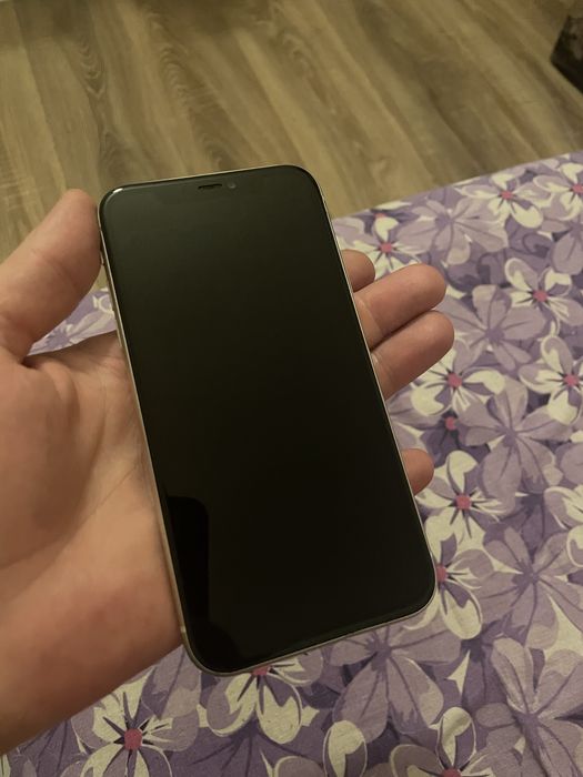 Vand iphone 11 liber de retea