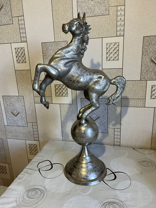 Продам статуэтку