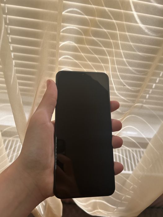 Vivo Y35 + калъф etuo
