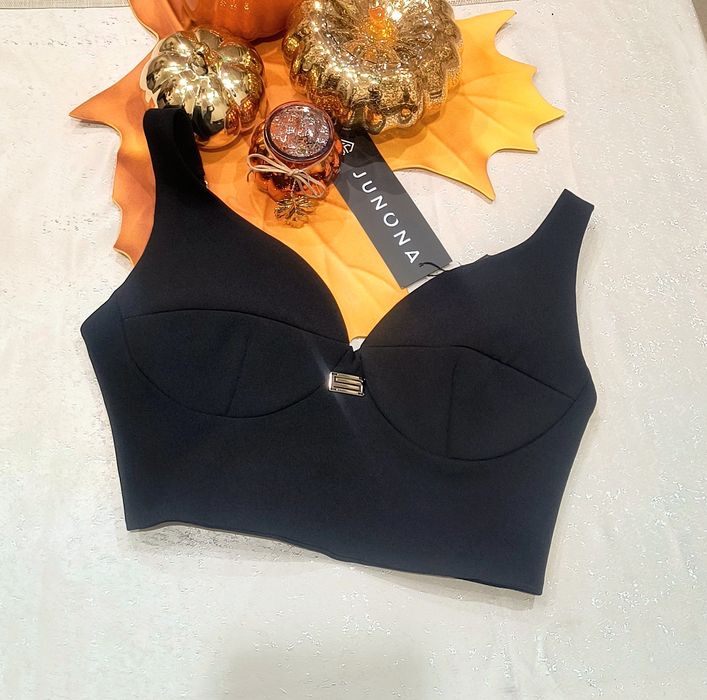 Дамски черен плюшен суитчър Junona Юнона кроп топ с качулка