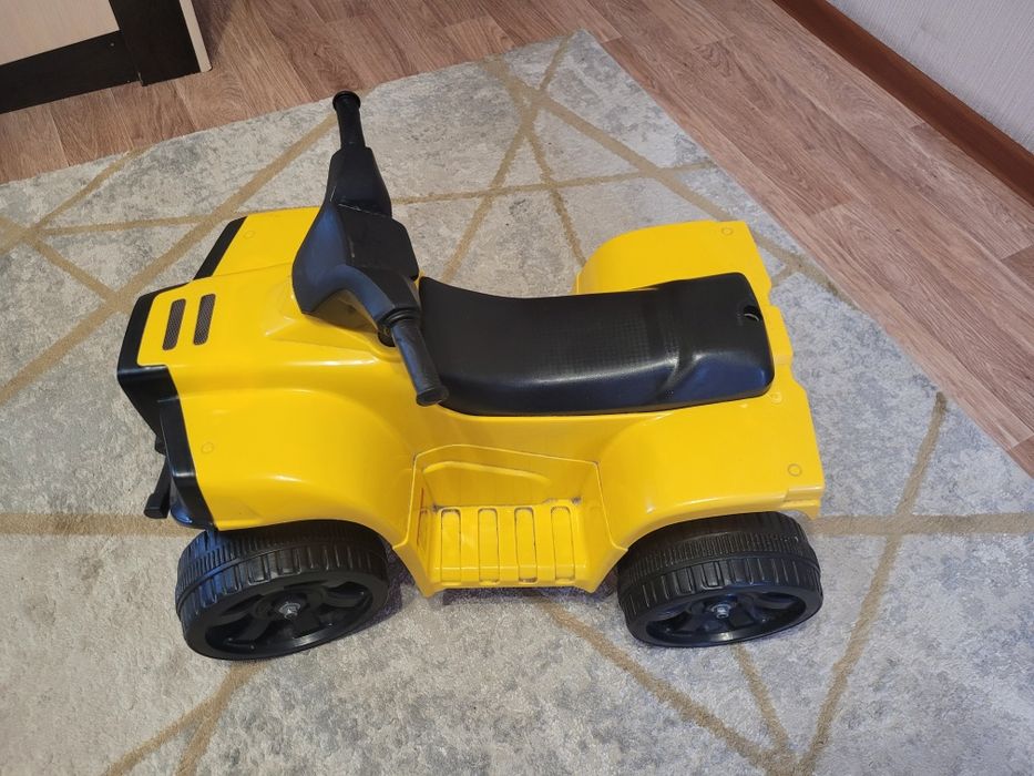 Продаётся игровая машинка