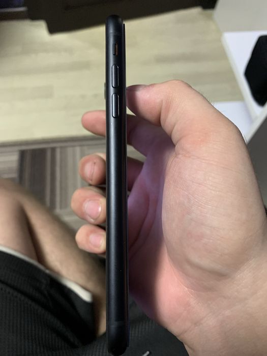 Продам айфон хр