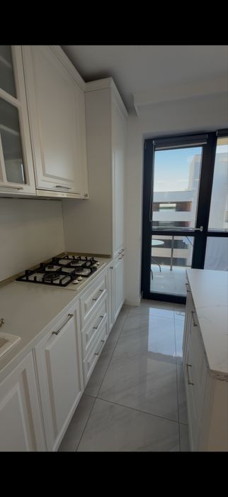 Vand apartament cu 3 camere.mobilat si utilat, Parcare inclusa min de metroul anghel salighy