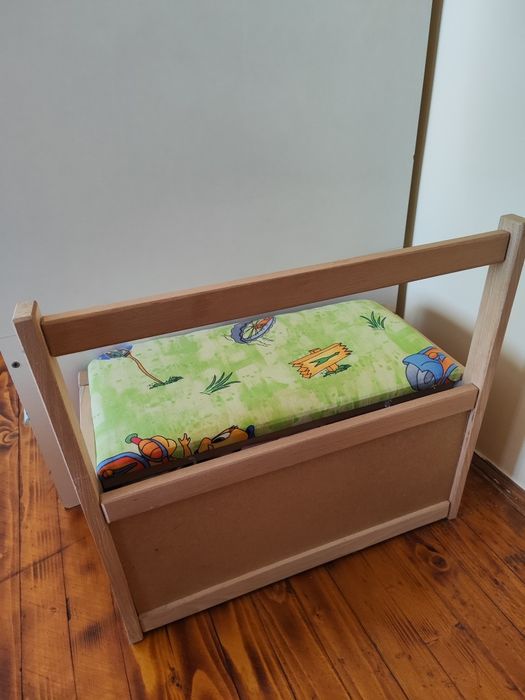 Дървена пейка ракла