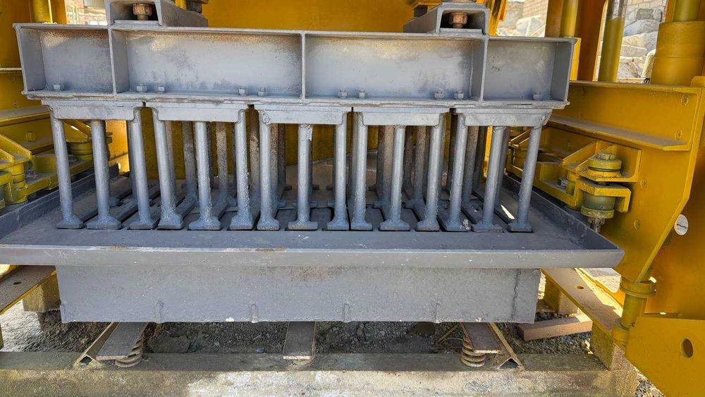 Продам аппарат для производства шлакоблоков