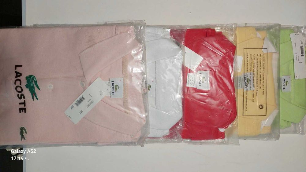 Тениски нови мярка S различни цветове.