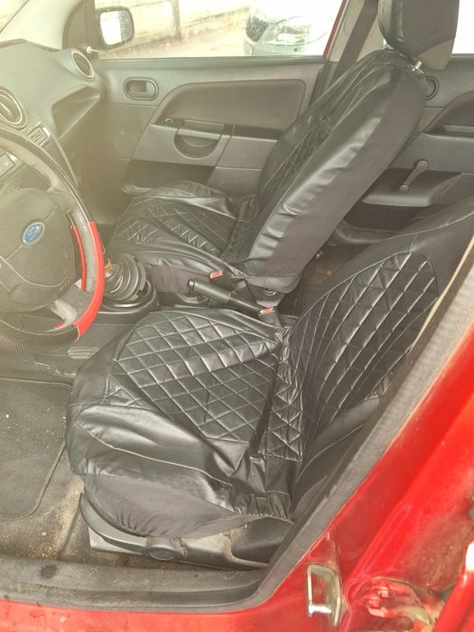 Vând Ford Fiesta