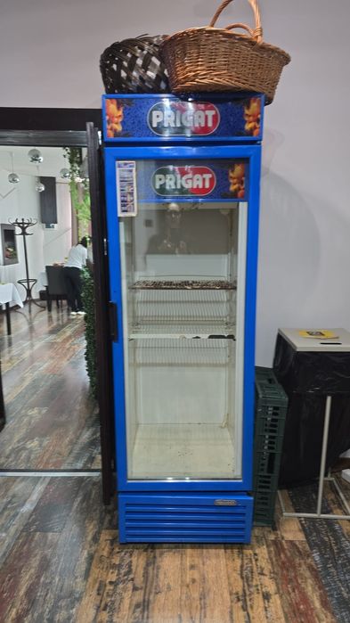 Vitrină frigorifică verticală