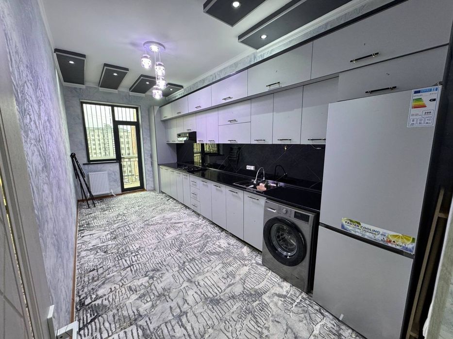 Шахар марказида жойлашган 1 хонали квартира ижарага берилади