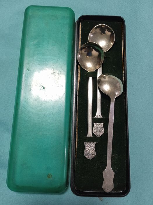 Продам ложки серебро