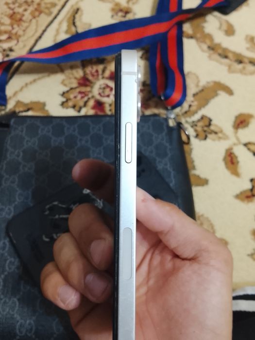iPhone 12 бездок