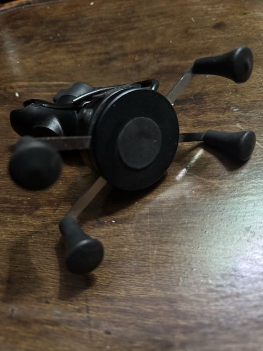 Держатель для телефона на мотоцикл