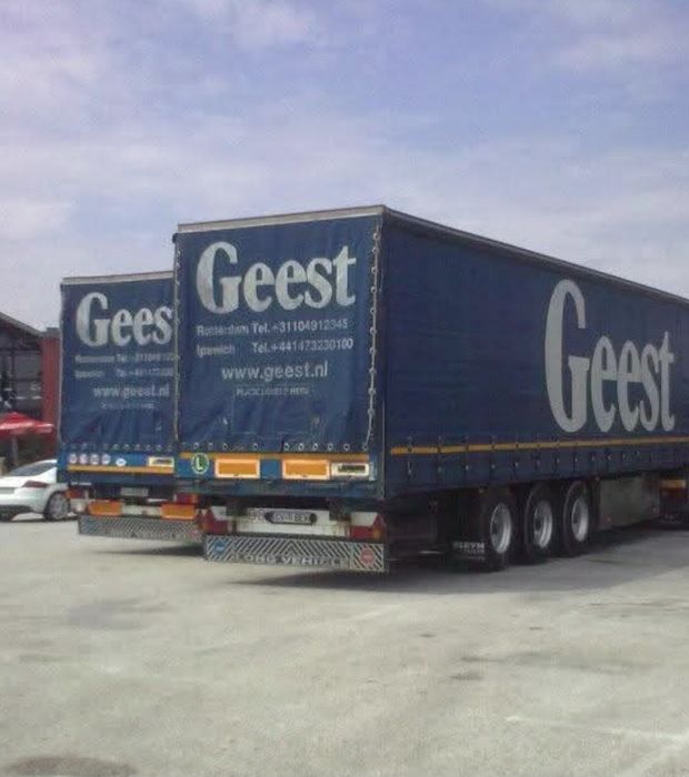 Semiremorca Schmitz pe tamburi