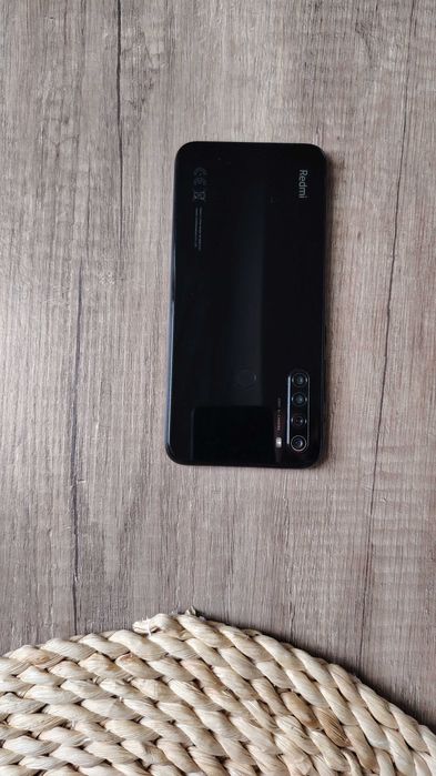 Продавам Redmi Note 8