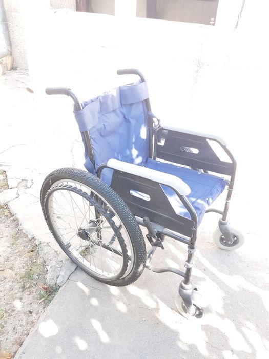 Ногиронлар учун коляска