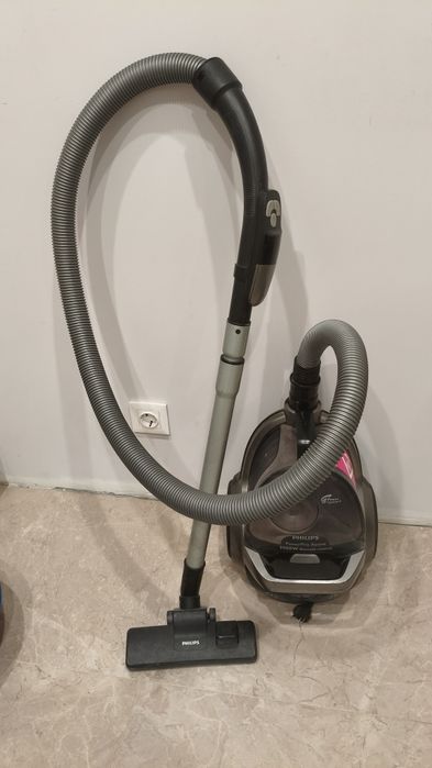 Пылесос PHILIPS 2000 wat