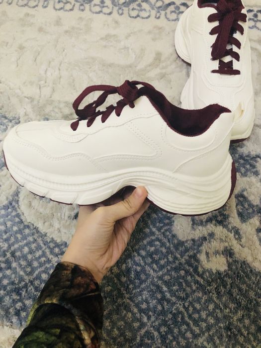 Кроссовка тоза сифатли буйиртма асосида келган