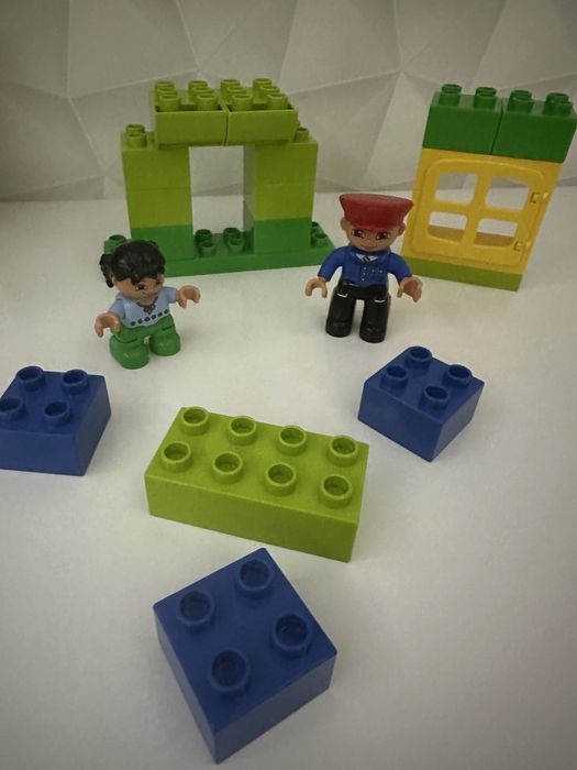 Set lego duplo-la scoala