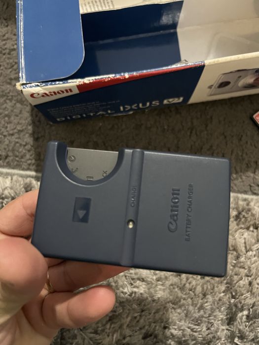 Aparat foto de colectie Canon Ixus V2