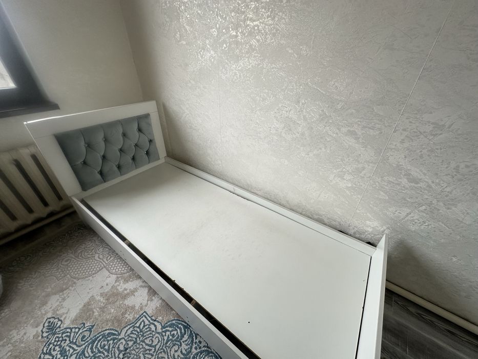 Односпальная кровать