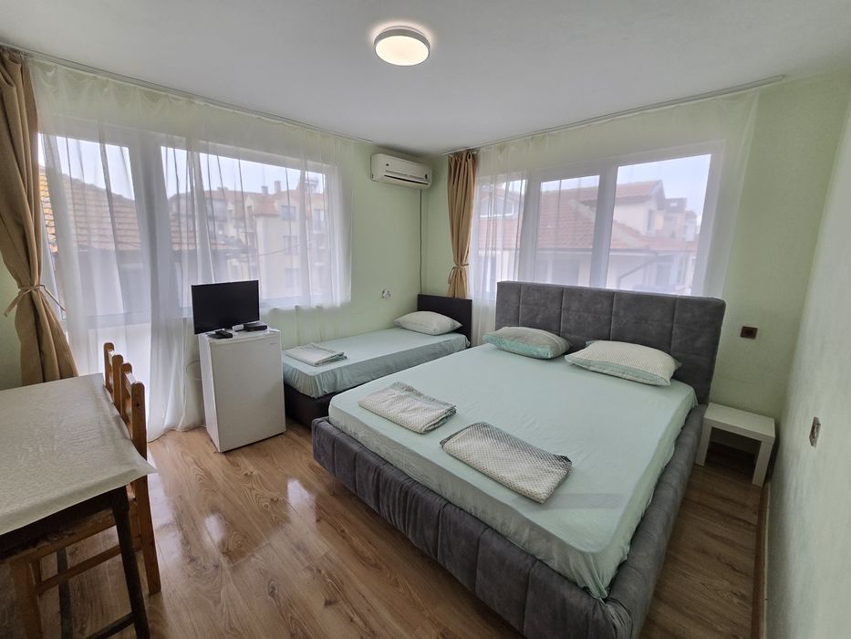 Сентръл блу две стаи за до 4 човека Поморие