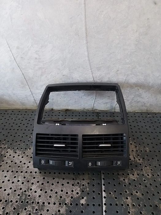 Grila ventilatie bord centrala vw touareg 7l 7l6819727ah