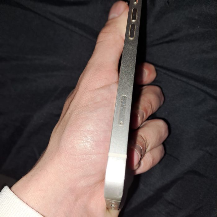 vand iphone 13 impecabil