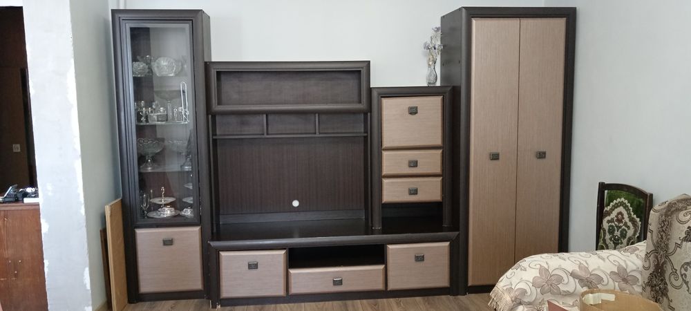 Мебель для гостиной и спальни