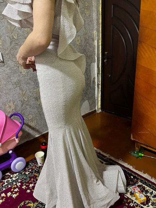 Вечернее женское платье